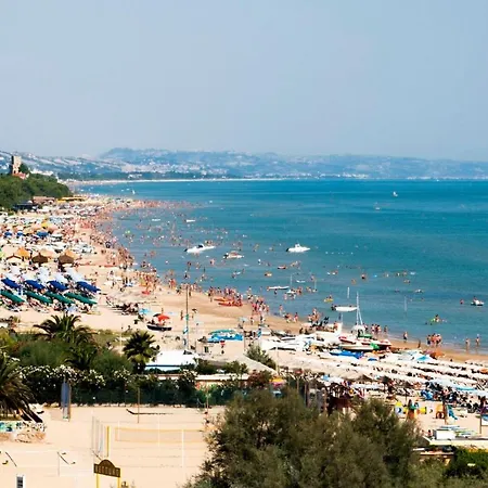 Iris-silvi Lägenhet Silvi Marina